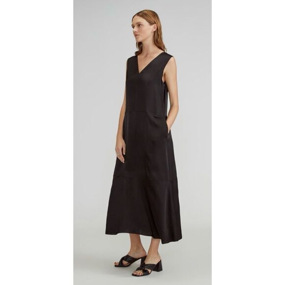 Everlane Dresses & Skirts - EVERLANE
The Satin V-Neck Maxi Dress in Black Size S / NWOT